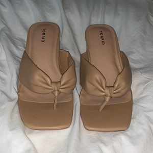 NWOT Sandals